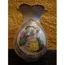 Vaso em Porcelana Figura de Dama